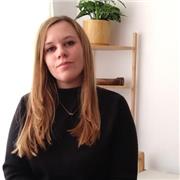 Psicóloga, imparto clases de apoyo escolar y tengo conocimientos en TEA y TDAH. Especialmente inglés, lengua, sociales. También puedo ayudar en bachiller con Filosofía o asignaturas relacionadas. Conceptos básicos de economía y puedo ayudar con Psicología